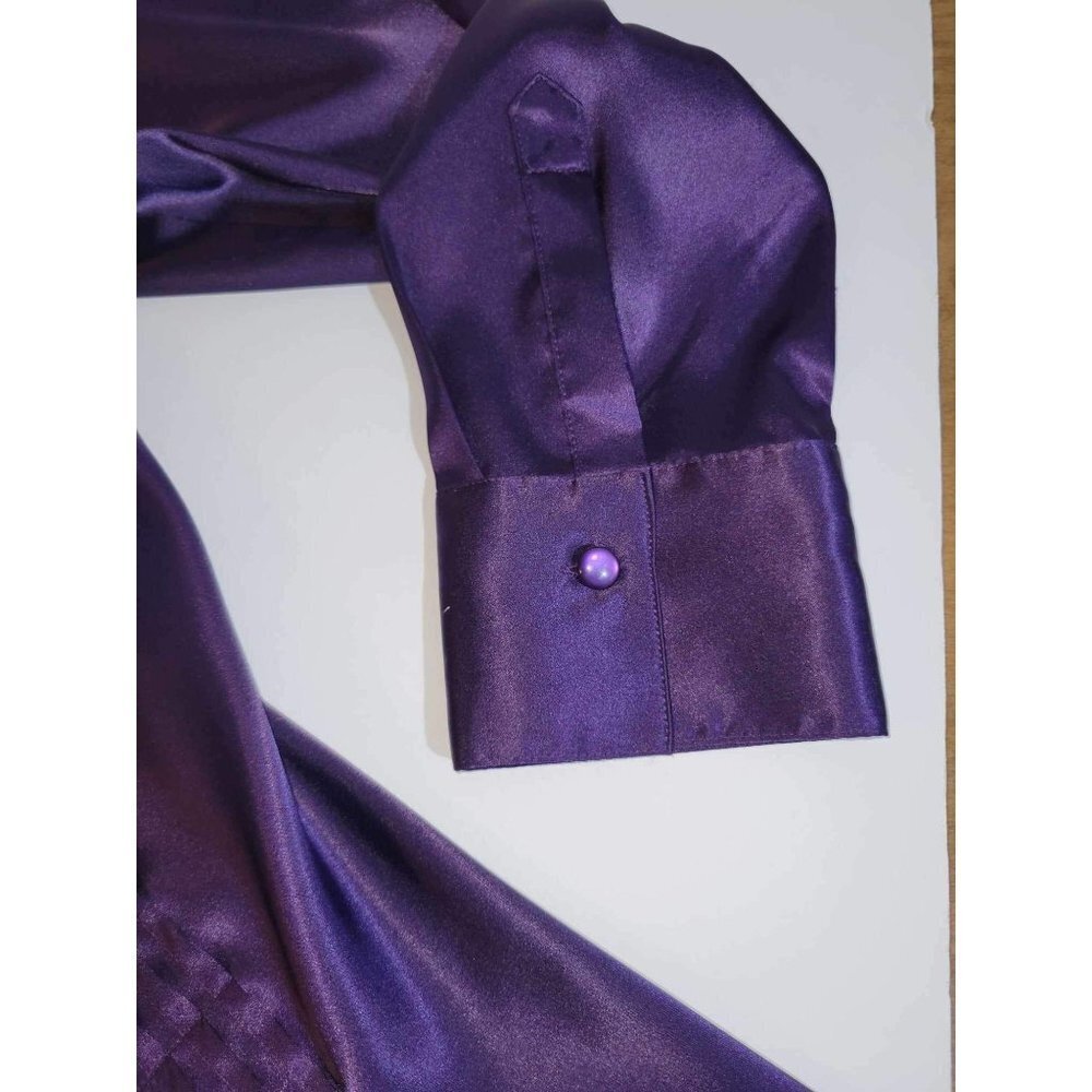 Chico's Women's Long Sleeved Pin Tuck Front Purple Satin Tunic sz. 1 - Picture 5 of 5